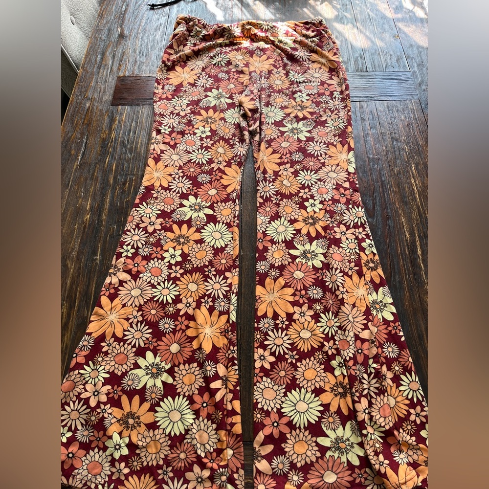 No Boundaries Flare Legging
